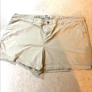 Old Navy Khaki Women’s Plus Size Shorts